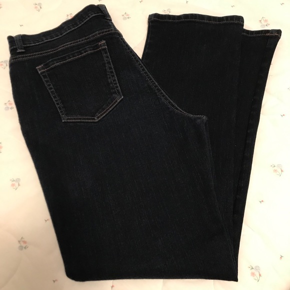 Gloria Vanderbilt Jean - Picture 4 of 11